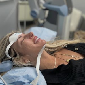 Non-Invasive Facelift & Tightening with EMFACE!